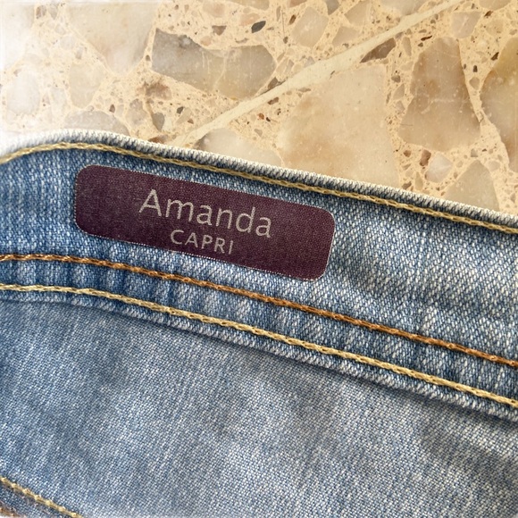 Capri Jeans Amanda Skimmer 8 Petite High Rise Waist Light Wash Blue Stretch Crop - Picture 5 of 8